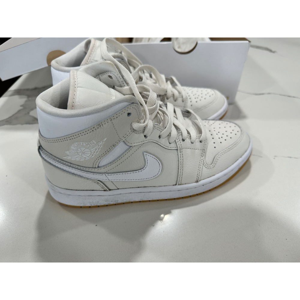 WMNS Air Jordan 1 Mid Phantom White Gum Light Brown BQ6472 021 Size 8‎